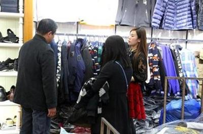 網(wǎng)店和實(shí)體店的衣服到底有何區(qū)別？服裝廠老板說(shuō)出了實(shí)情